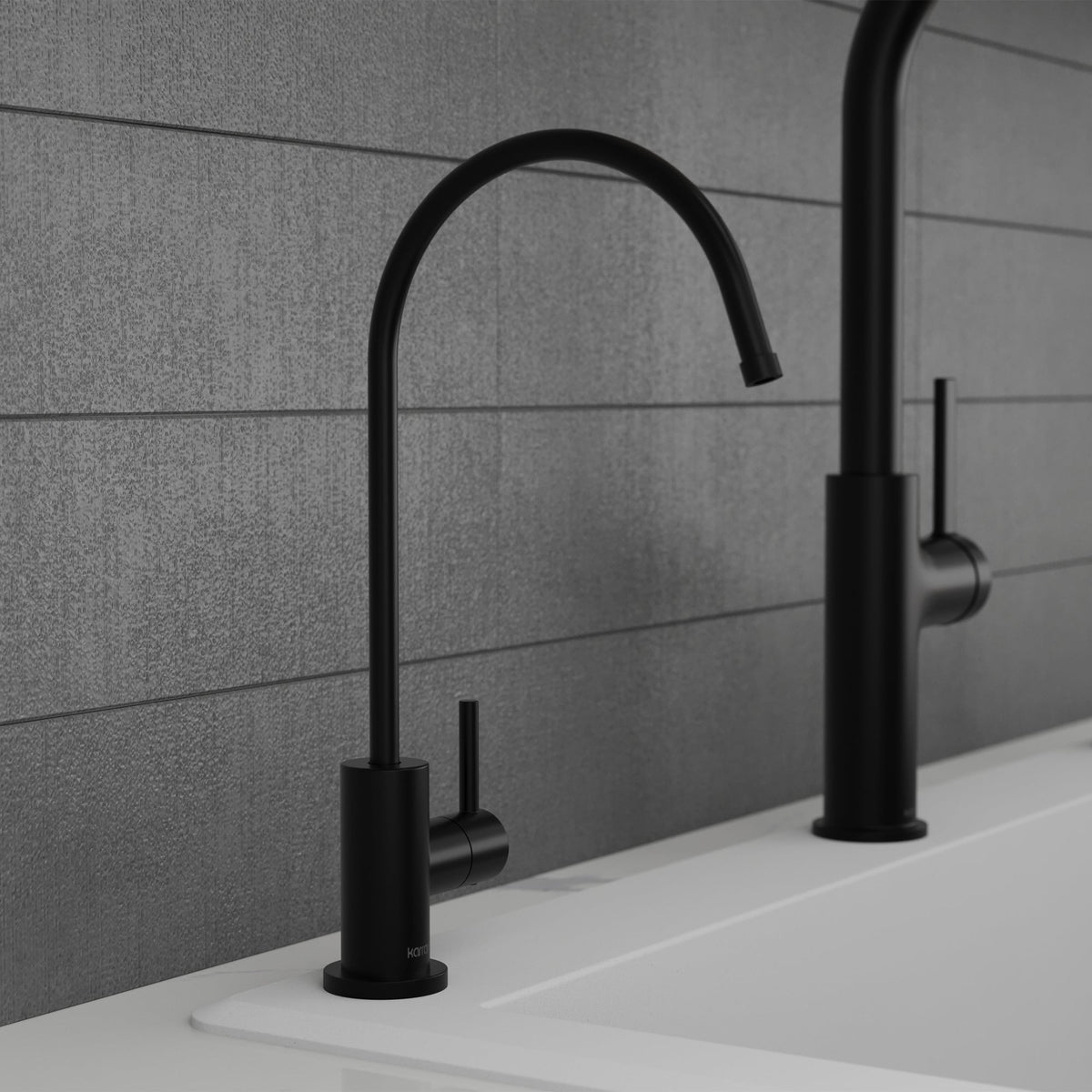 Matte Black Kestrel Faucet 11-1/4"