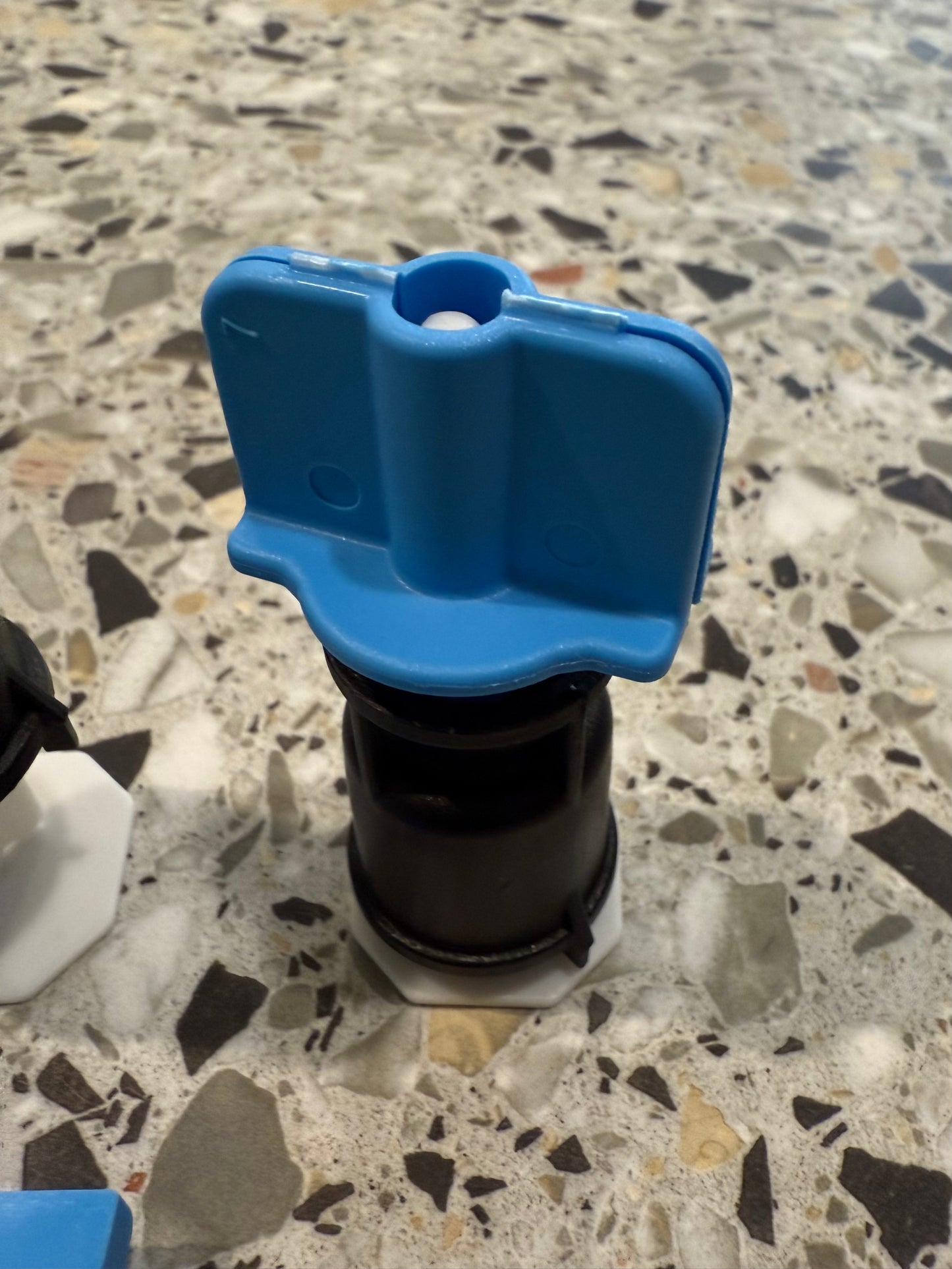 Simple Accurate Leveling System Caps