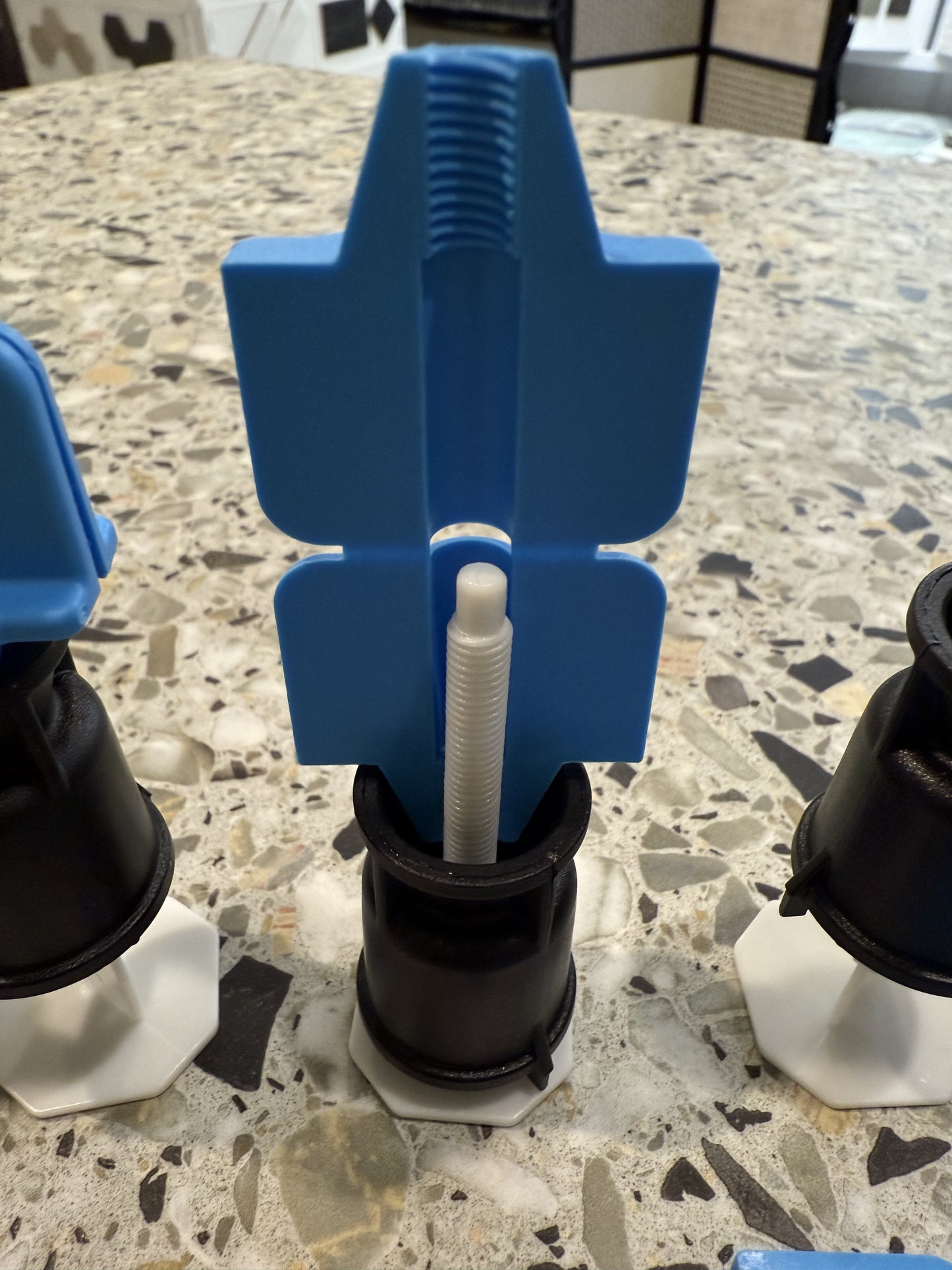Simple Accurate Leveling System Caps