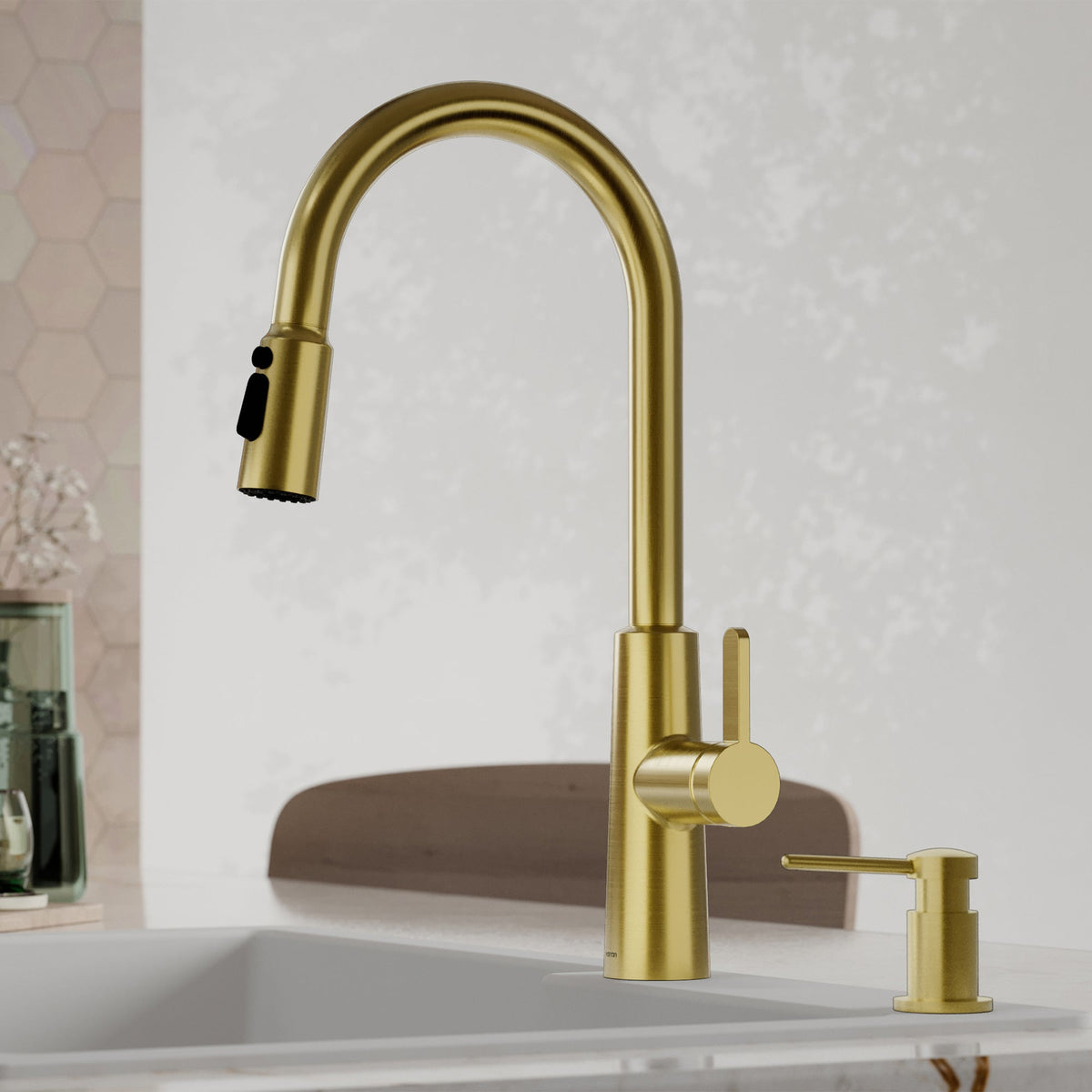Spot-Free Brushed Gold Elmsworth Faucet 17-7/8"
