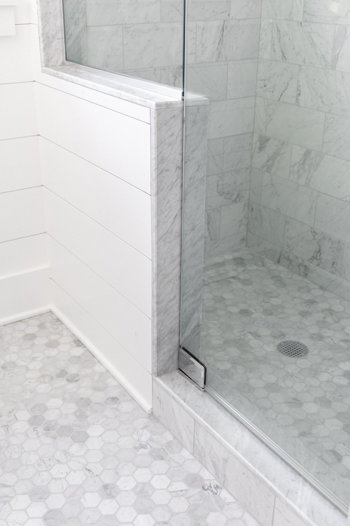 Venatino Carrara Hexagon 2x2 Honed