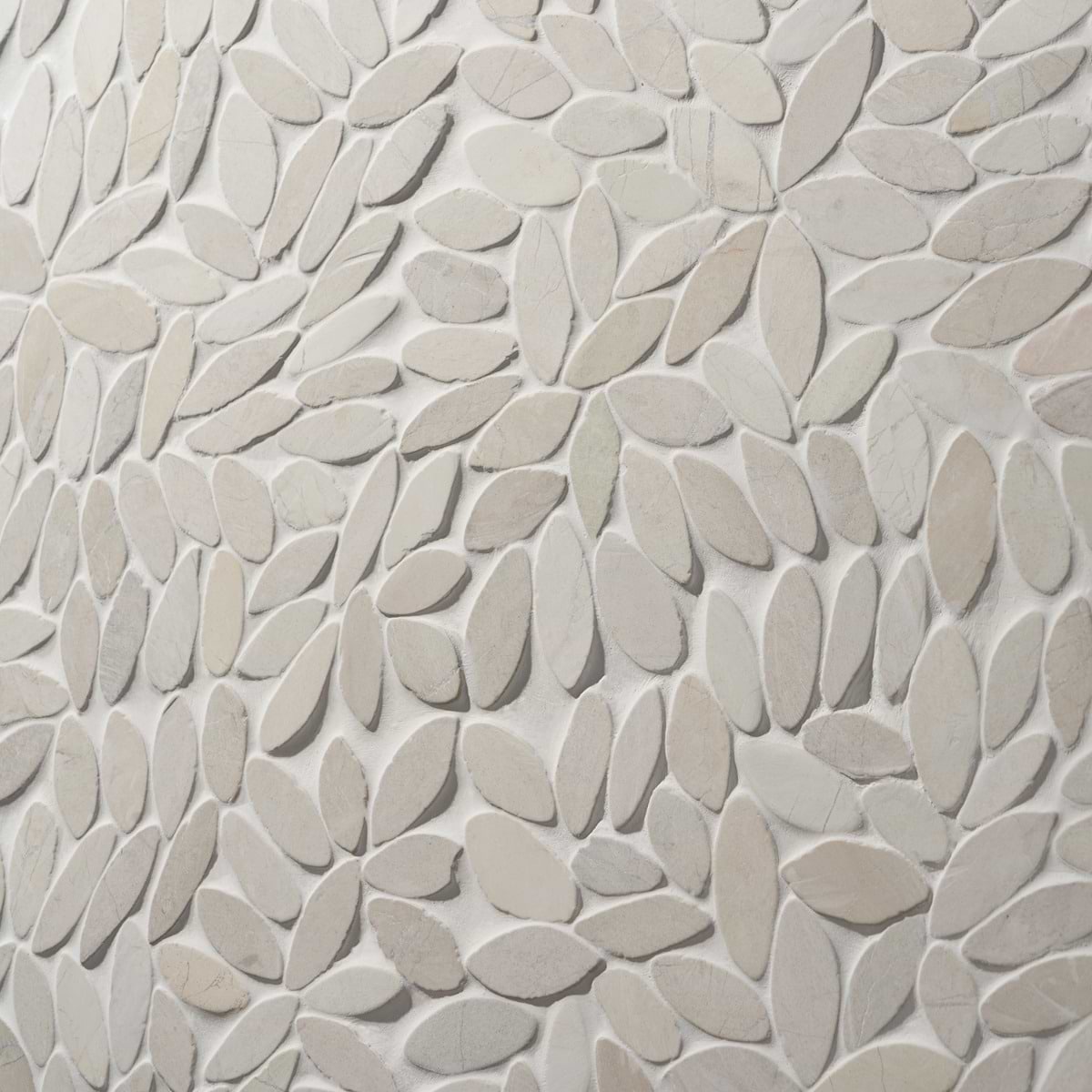 Pebblestone Flower Lovina White Tumbled