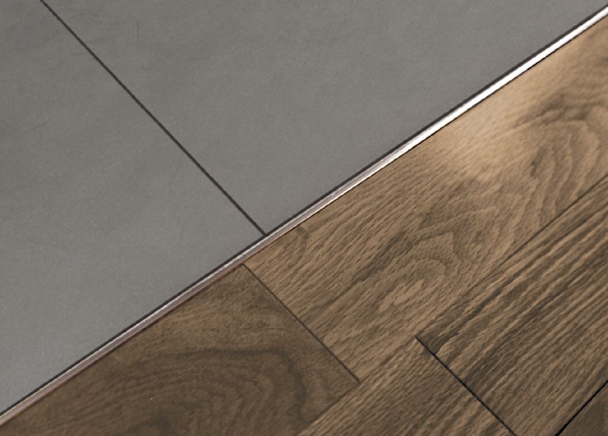 Brushed Nickel Edge 3/8" 8ft 2in