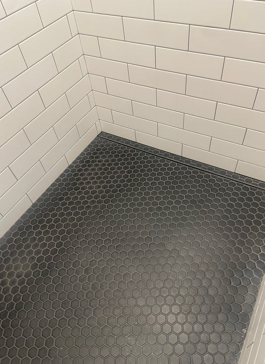 Black Hexagon 1½x1½ Matte