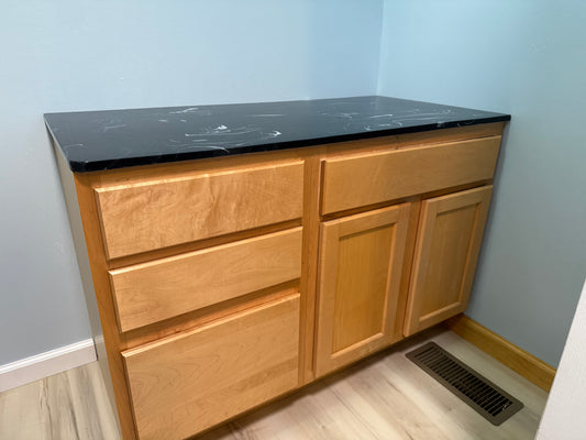 Closet Top White on Black 22x45-1/2"
