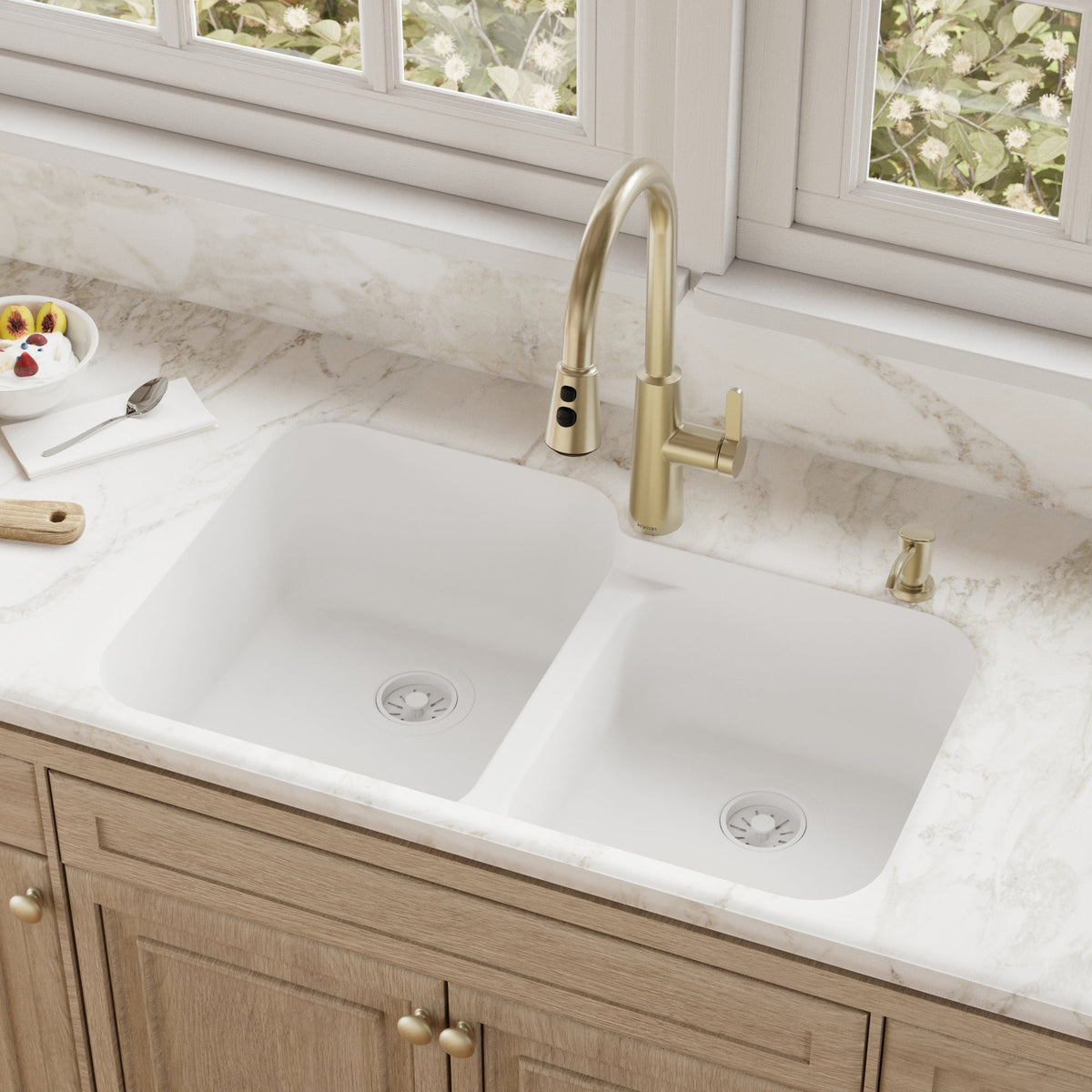 White Large/Small Bowl Seamless Undermount Sink 32-1/2"
