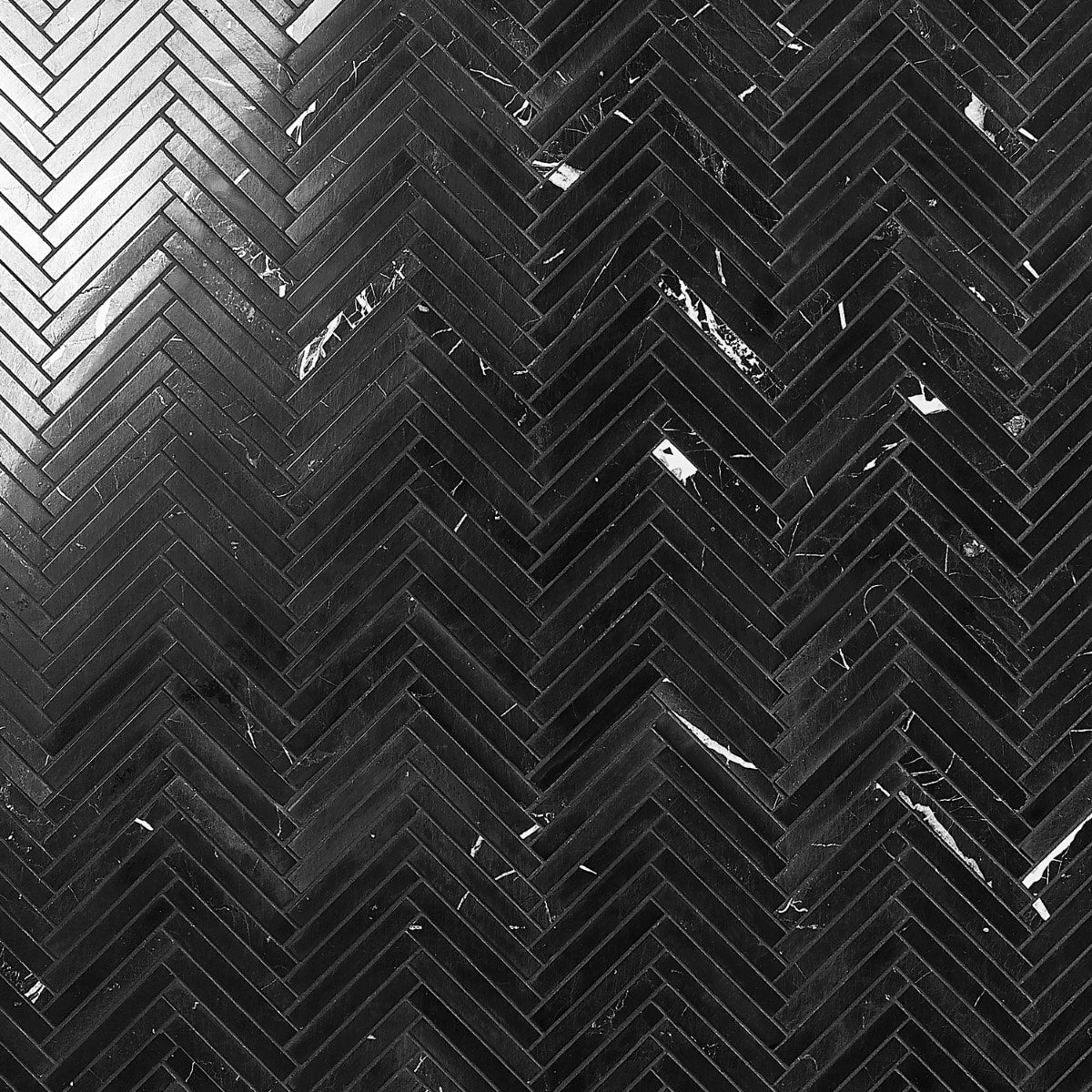 Marquina Herringbone 5X4 Polished