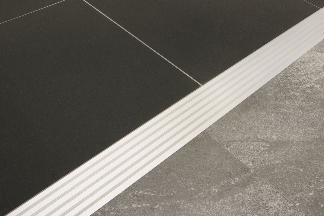 Aluminum Ramp Reducer 1/2" 8ft 2in Matte