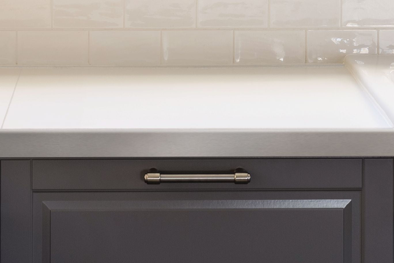 Nickel Counter Edge 3/8”